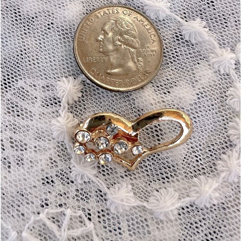 Dainty Gold & Rhinestone Heart Pin Brooch - Picture 6 of 6